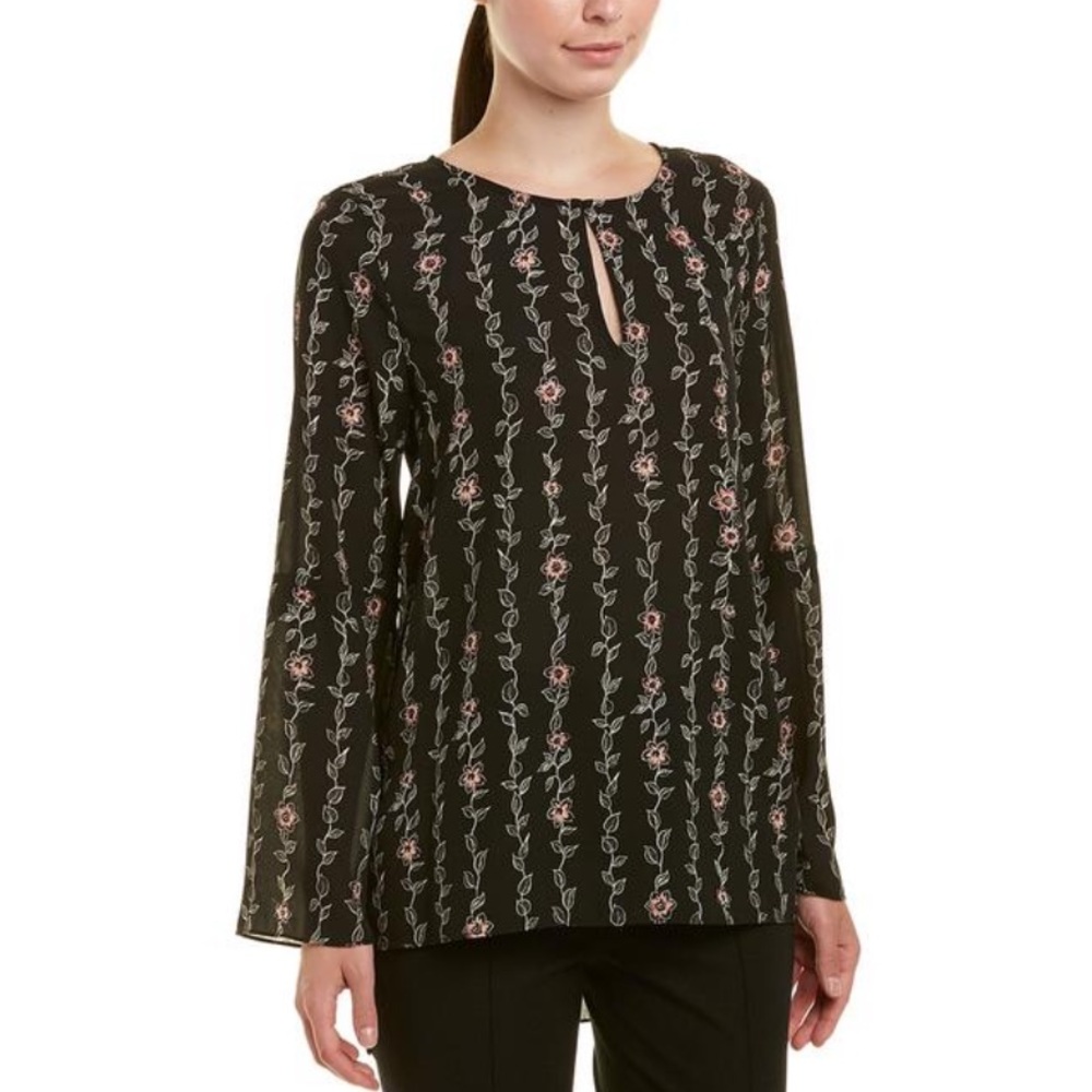 CeCe by Cynthia Steffe Bell Sleeve Floral Pullover Blouse